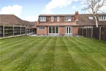 Property developer in Berkshire. House extension. CR Project Solutions. Crawthorne garden after 2