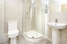 Property developer in Berkshire. House extension. CR Project Solutions. Eversley ensuite bathroom