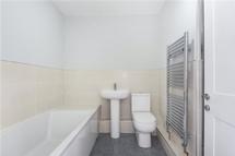 Property developer in Berkshire. House extension. CR Project Solutions. Crawthorne bathroom
